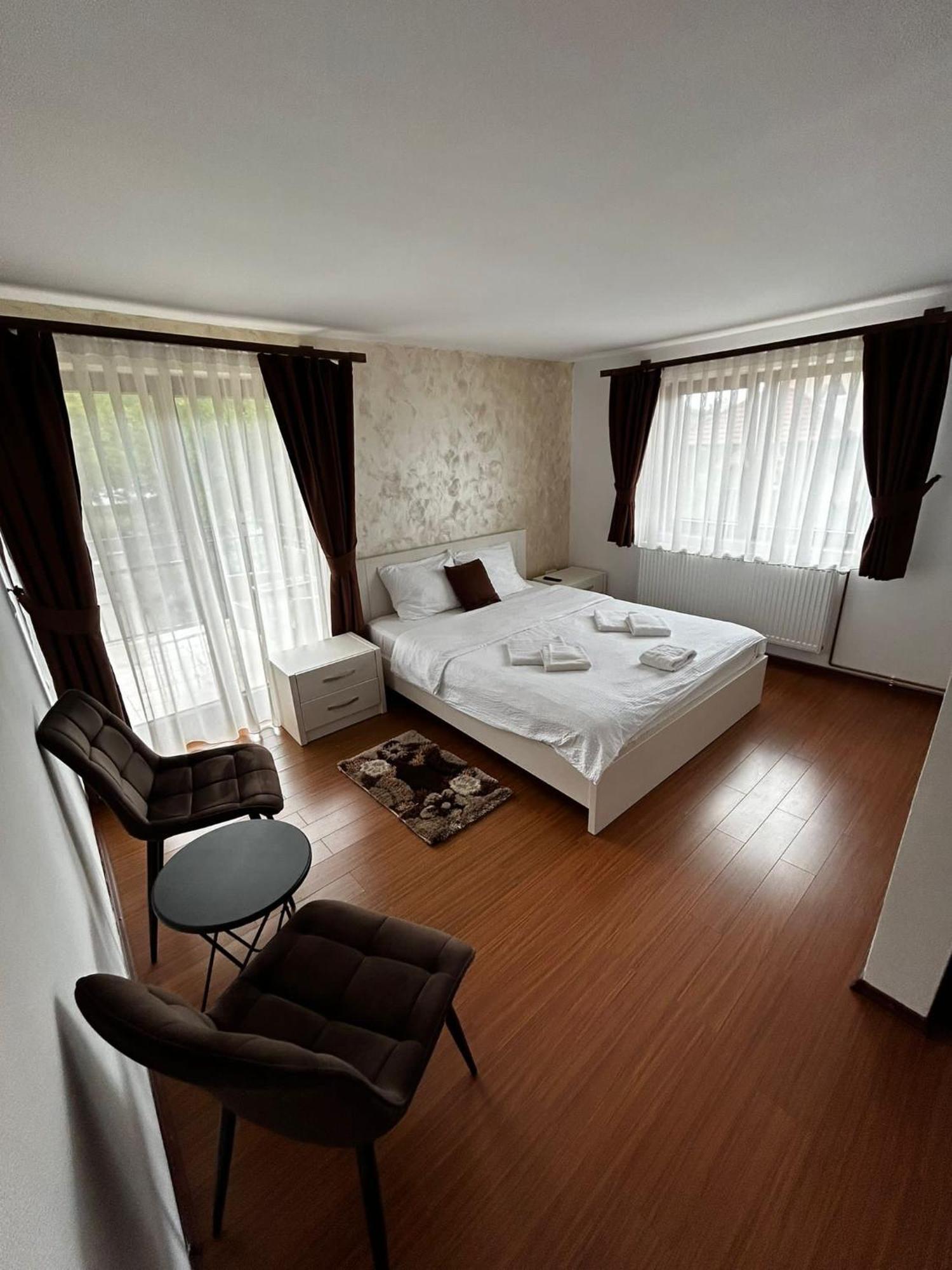 Casa Larisa Otel Chiscau Dış mekan fotoğraf