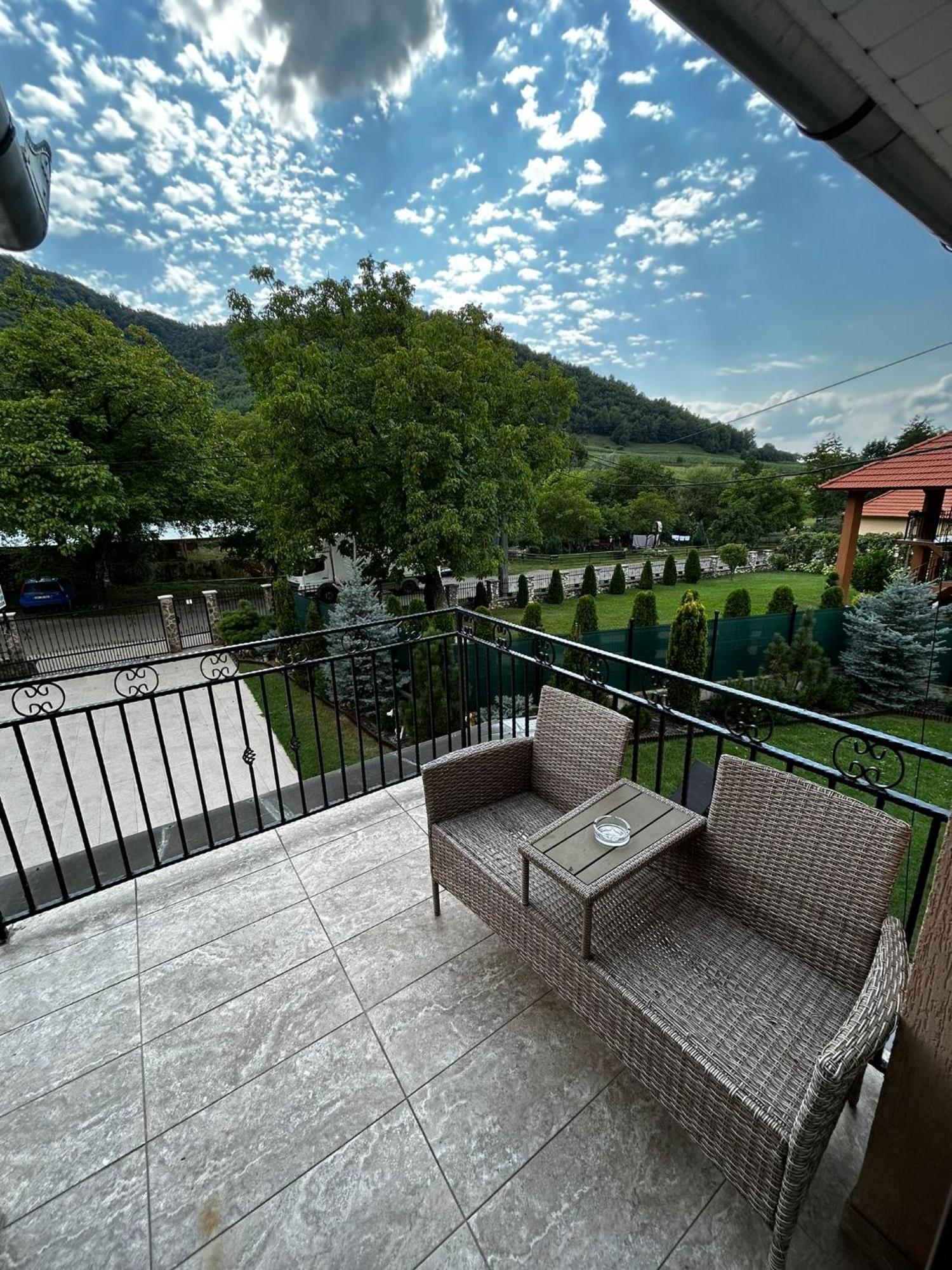 Casa Larisa Otel Chiscau Dış mekan fotoğraf
