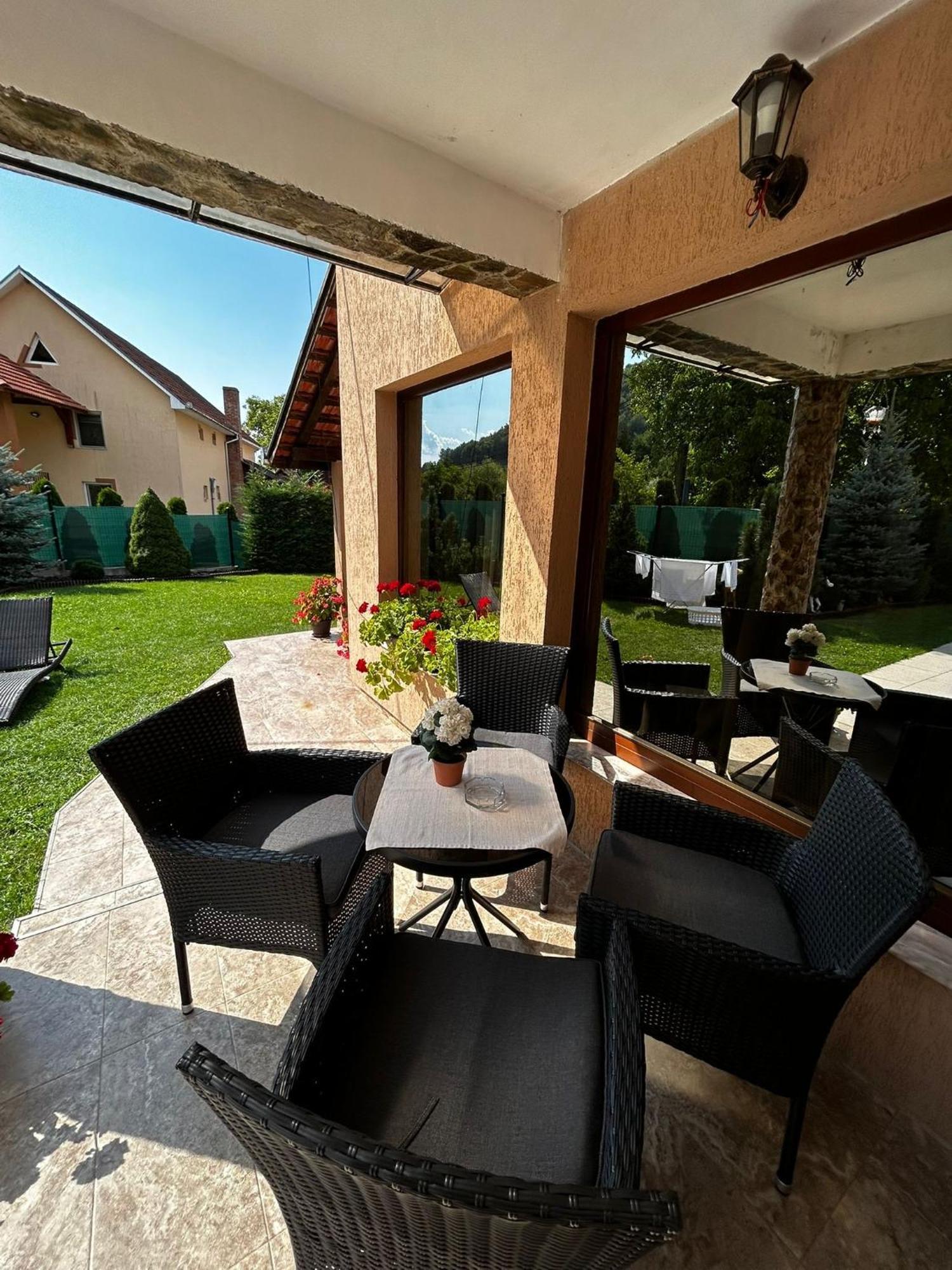 Casa Larisa Otel Chiscau Dış mekan fotoğraf