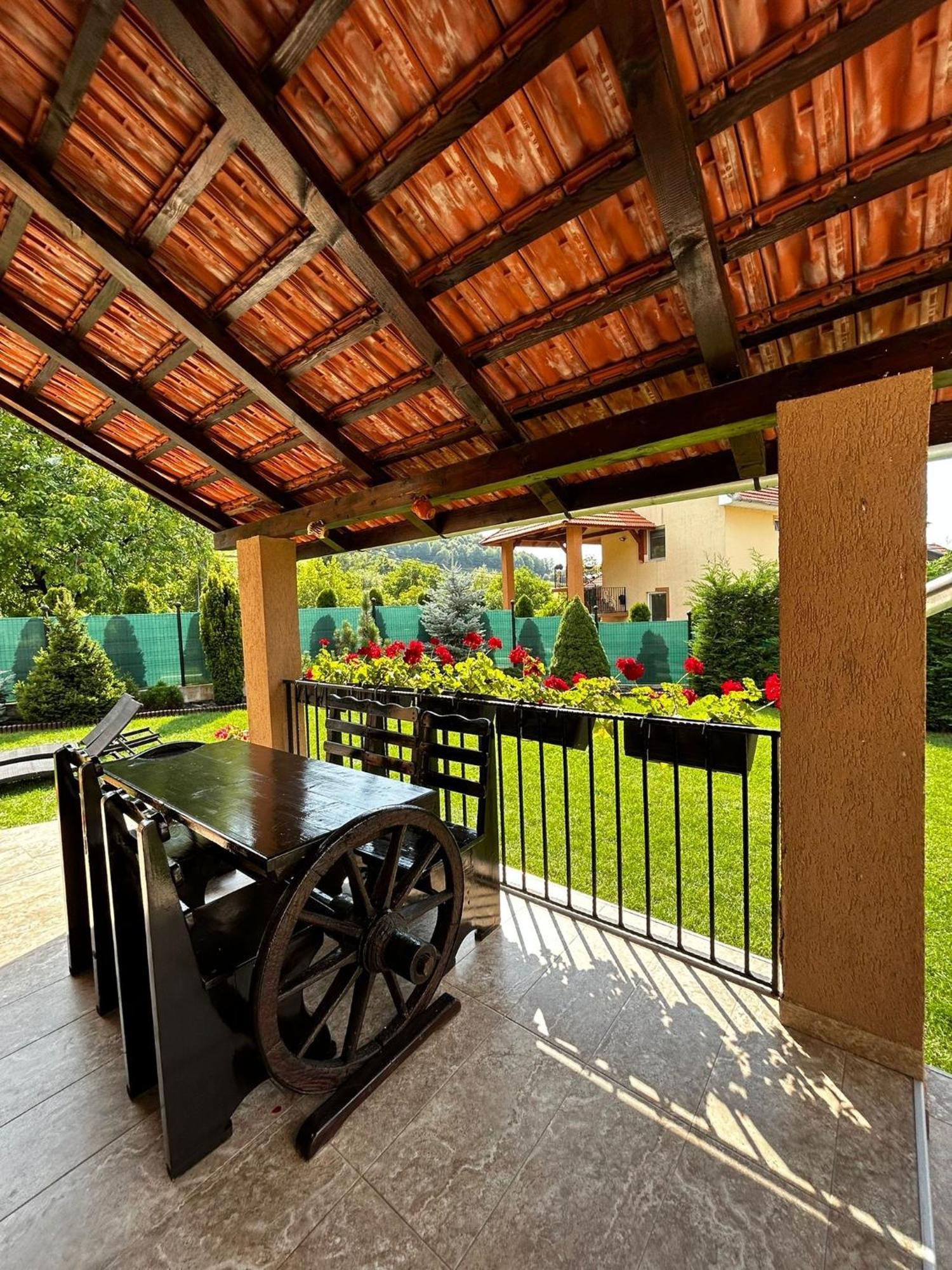 Casa Larisa Otel Chiscau Dış mekan fotoğraf